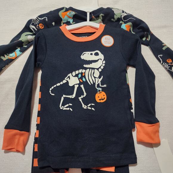Halloween T-rex pajama 2 pair set for baby 2T carter's - Picture 3 of 7